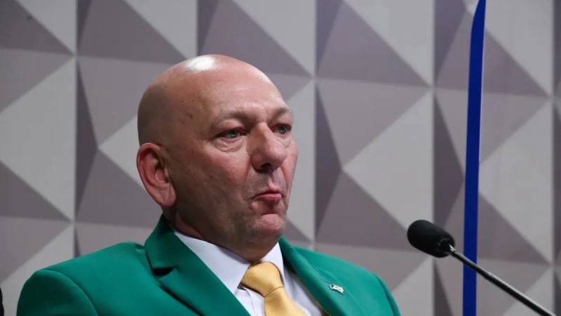 Hang é condenado por coagir empregados a votar em Bolsonaro