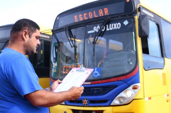 Prefeitura de Canaã rescinde contrato com empresa de transporte escolar